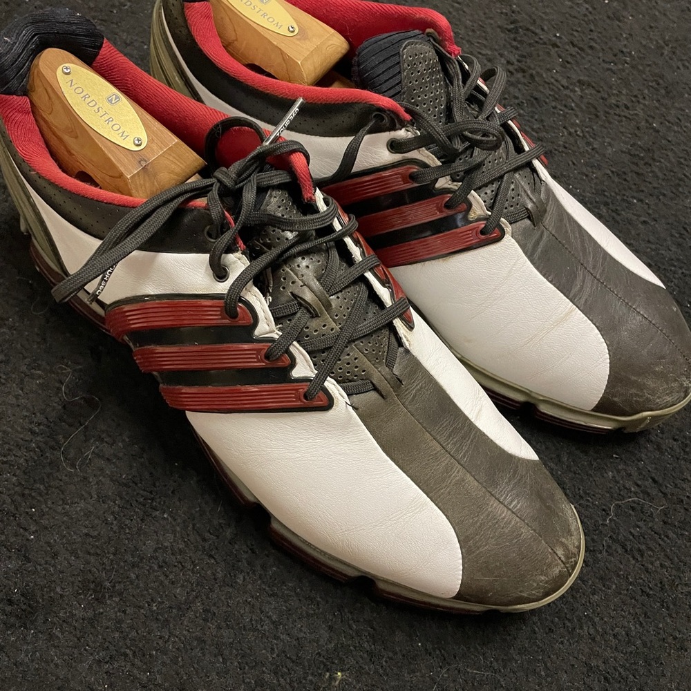 Adidas men’s golf shoe